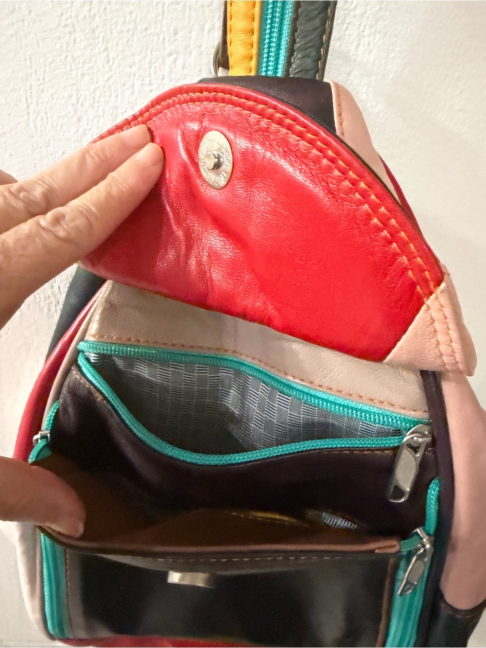 Zerimar patchwork leather sling backpack - Picture 4 of 12